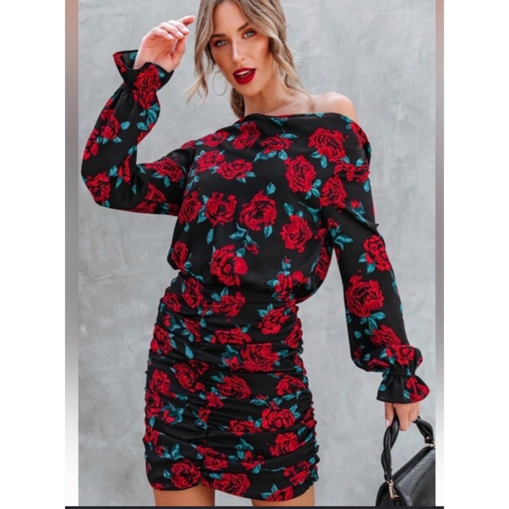 Dee Elly Floral Ruched Mini Dress Womens Small Black Red Rose Excellent DDSW1856